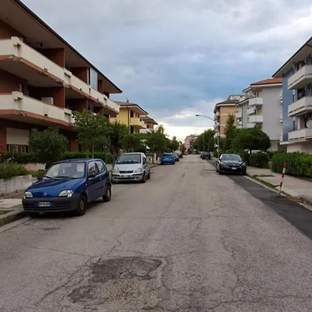 Casa Al Mare Dai Nonni منزل للإقامة